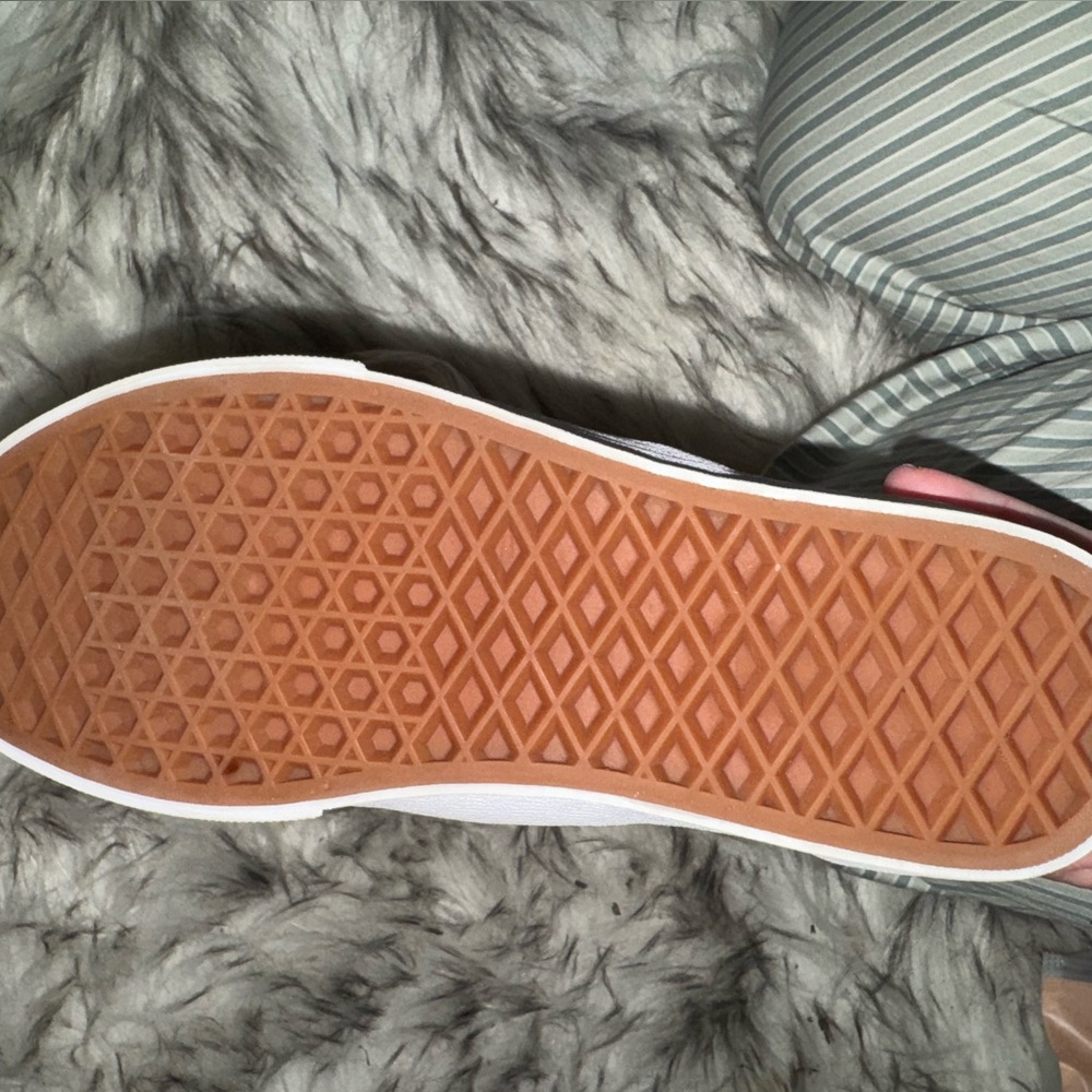 vans - Picture 2 of 4